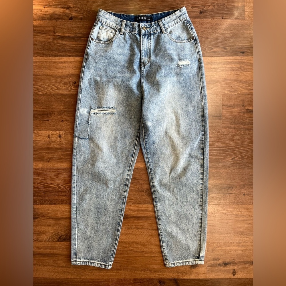 Lioness Women’s Faded Blue Relaxed Ripped Jeans 👖💙